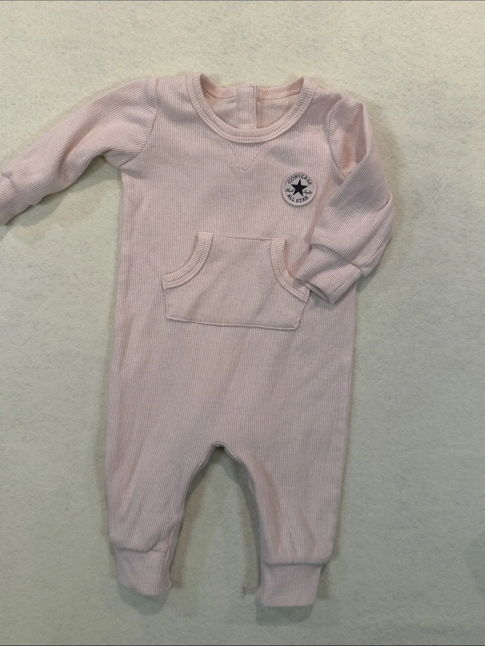 Lot of 4 0-3 mo Outfits Footies. EUC CONVERSE & ORGANIC. UU